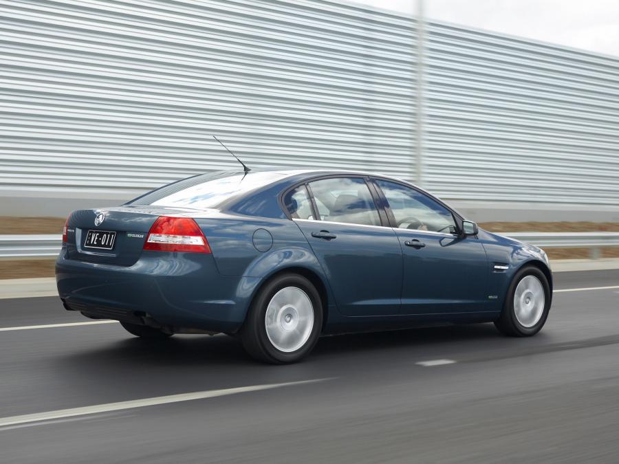  Holden Berlina 2006 года  (фото 2 из 37)